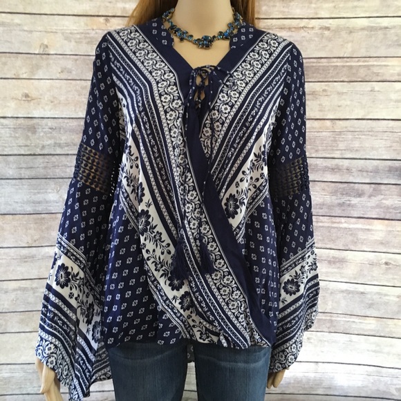 Bell-Sleeve Top - Picture 5 of 8