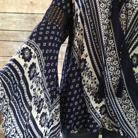 Bell-Sleeve Top - Picture 6 of 8