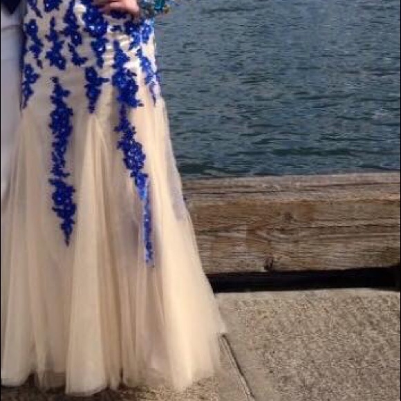 Dress - Picture 2 of 2