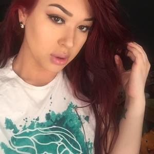 Meet your Posher, Chloe