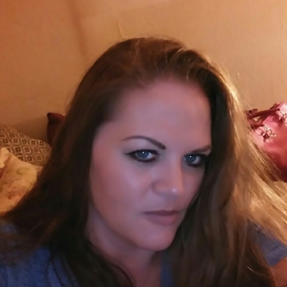 Meet your Posher, Elizabeth - Picture 1 of 1