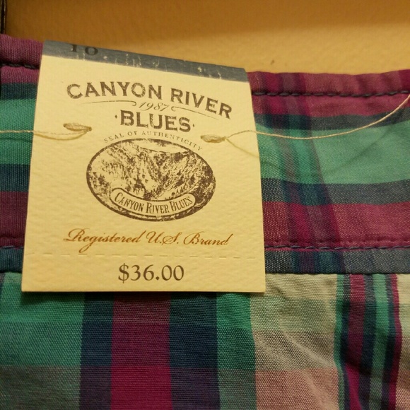 Checker cargo shorts. NWT. Size 10 - Picture 2 of 4