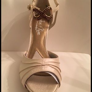 Jen & Kim Brand Shoes