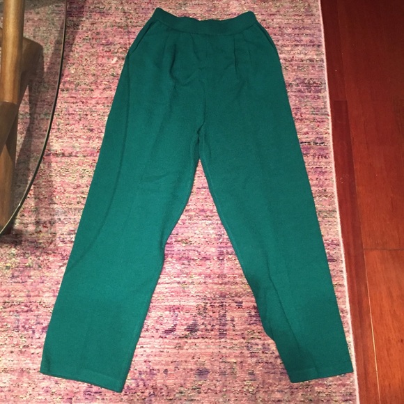 Vintage St John knit slacks in emerald green