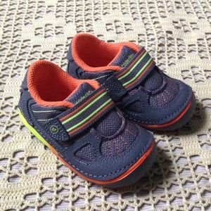 BRAND NEW STRIDERITE BABY SHOES ! Size 5 1/2W