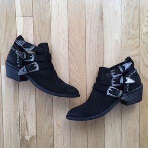 Dolce Vita Spur booties