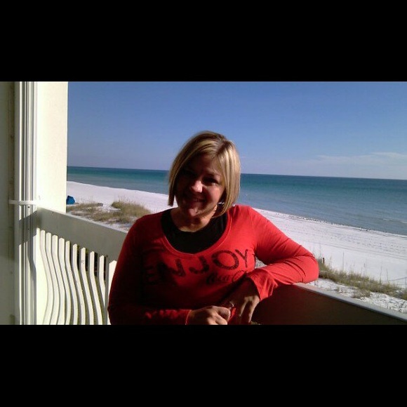 Meet your Posher, Christy - Picture 1 of 1