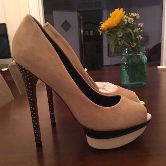 Aldo nude peep toe pumps