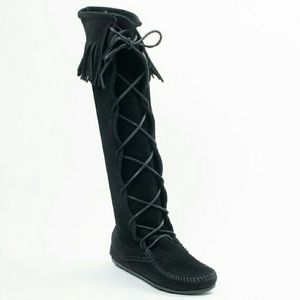 LIKE NEW Minnetonka FRONT LACE KNEE HI BOOT