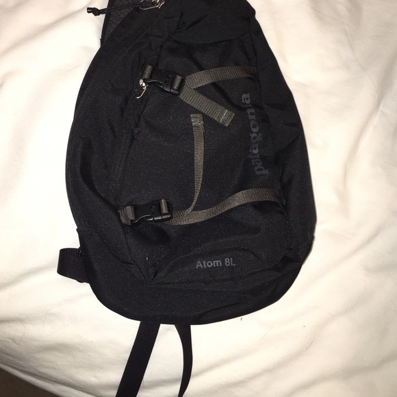 Patagonia Atom sling bag