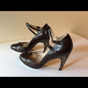 Ferragamo brown leather high heals