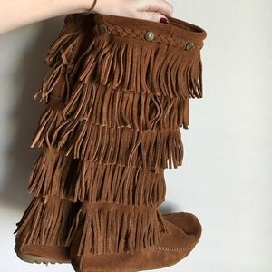 Women's Minnetonka fringe boots Size 7