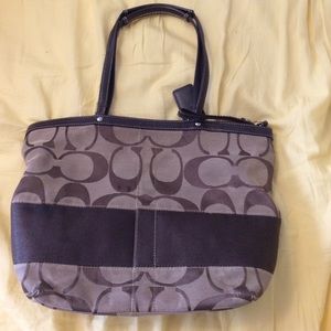 Medium coach tote