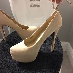 Creme heels w/ankle strap
