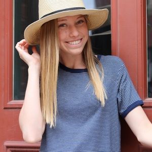 Meet your Posher, Claire