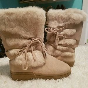 LIKE NEW Clarks Real Rabbit Fur & Suede Boots