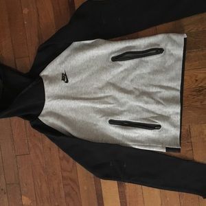 Nike tech sweater size XS