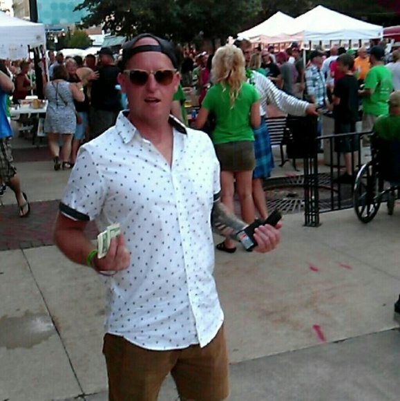 Meet your Posher, Chad - Picture 1 of 1