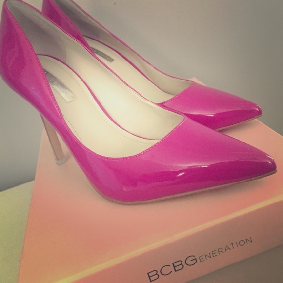 Brand new, BCBG pink pumps! Size 7.