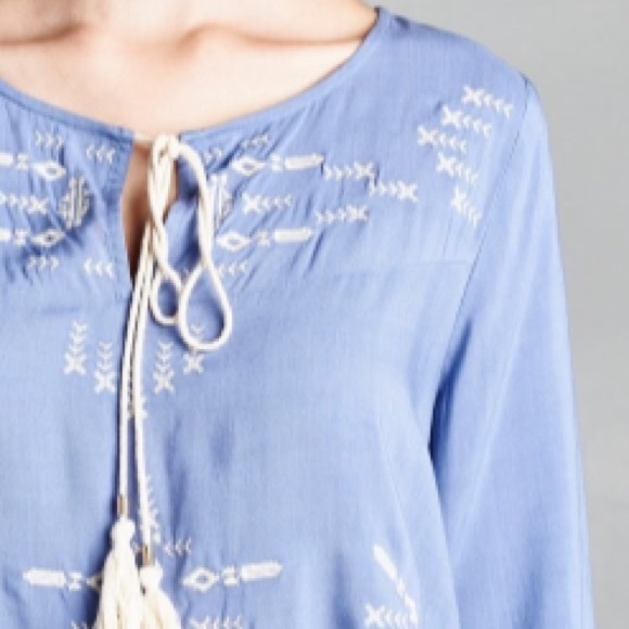 ❣LAST❣ Periwinkle Embroidered Blue Fall Top - Picture 2 of 2