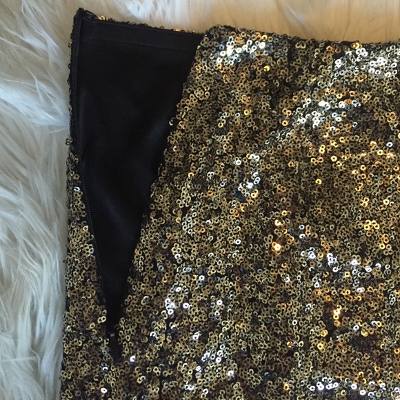 Gianni Bini Gold Sequin Skirt - Picture 3 of 4