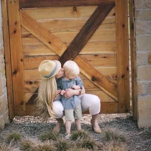 Meet your Posher, Dannielle chiodi