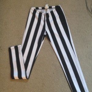 Black and white striped leggings