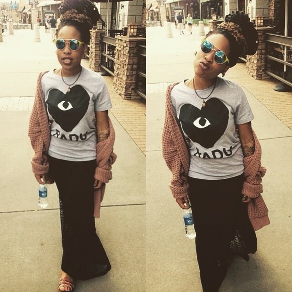 Meet your Posher, Simone - Picture 2 of 5