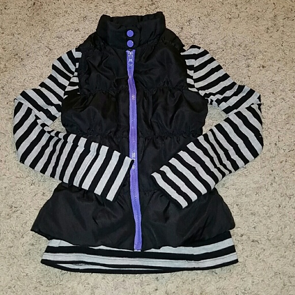 Girl's puffer vest with separate shirt