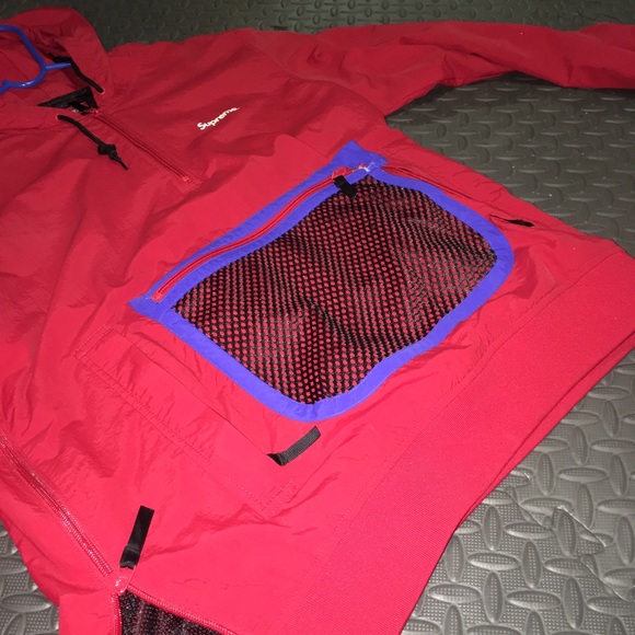 Supreme wind breaker pull over size M - Picture 2 of 3