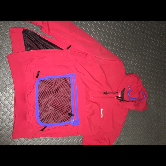 Supreme wind breaker pull over size M - Picture 3 of 3