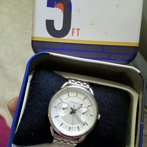 Silver slim style fossil watch