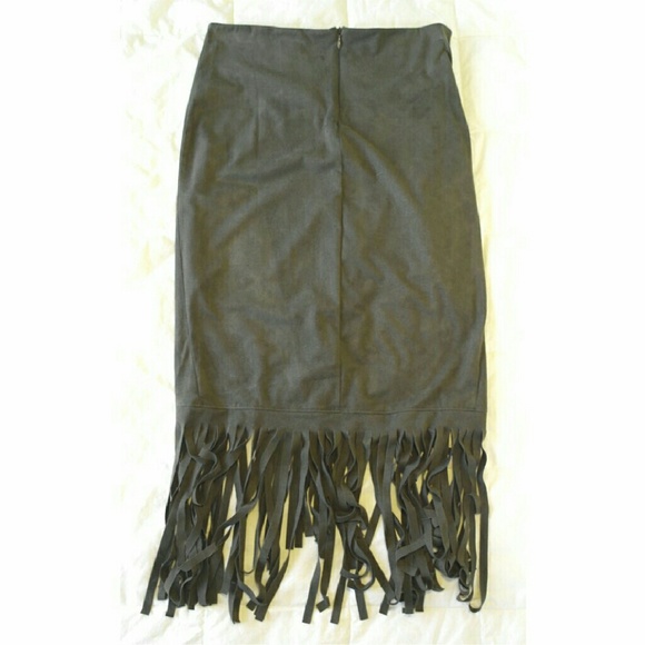 Faux suede fringe skirt - Picture 2 of 4