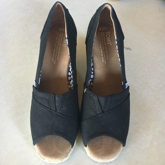 Black Tom wedges