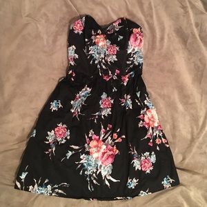 Black Floral Dress W/Pockets Size XS