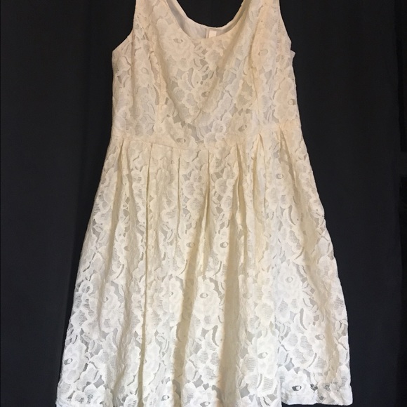 White lace dress