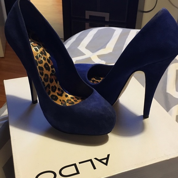Shoes - Picture 2 of 4