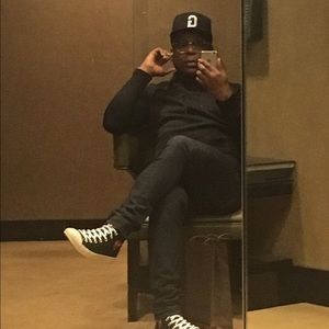 Meet your Posher, Gregory