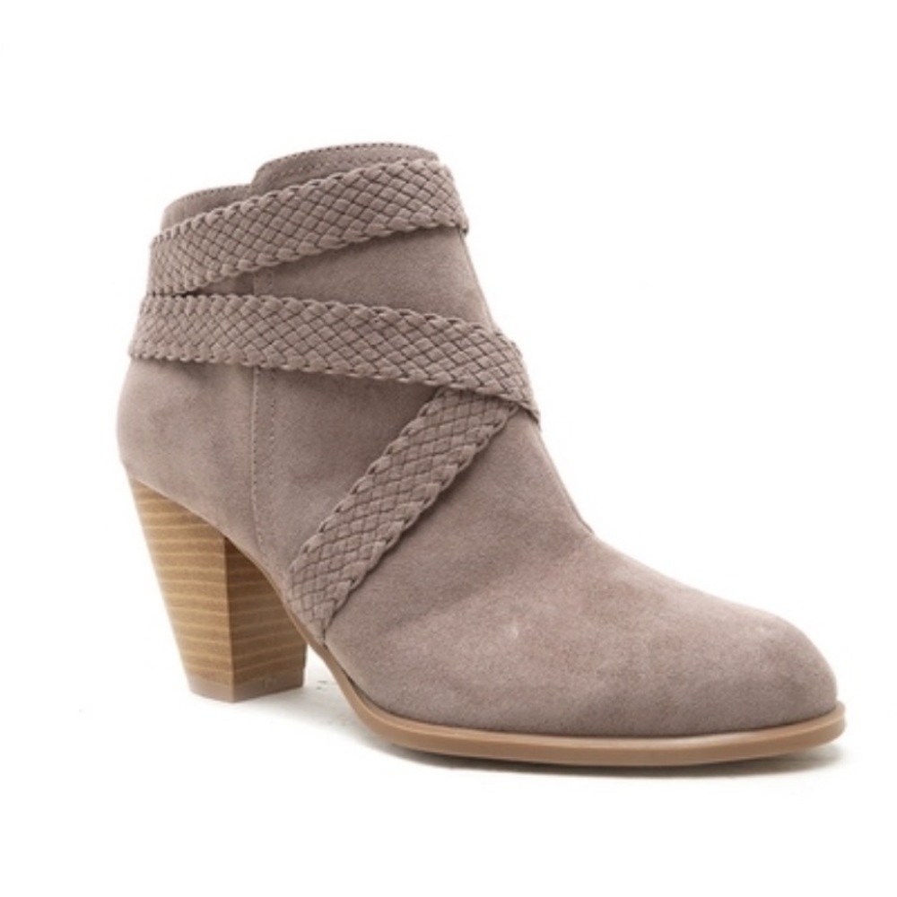 SALE•••LAST PAIR••• Vegan Soft Suede Ankle Booties - Picture 3 of 5