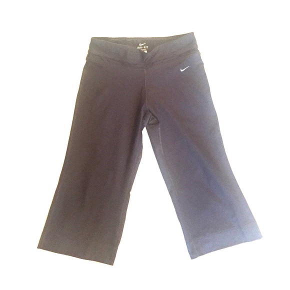 Nike workout capris