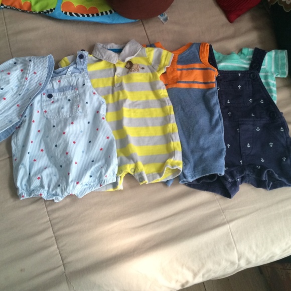 Lot of 4 outfits/ 3 months