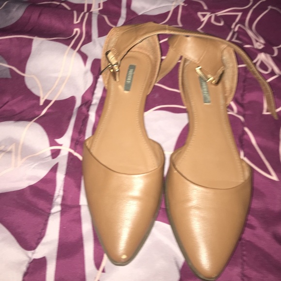 TAN FLATS