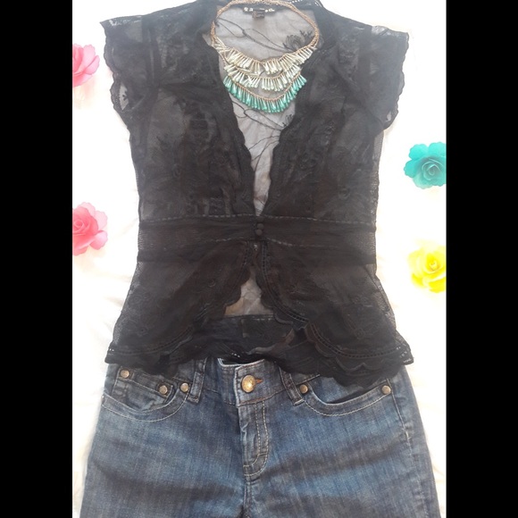 Casual Black lace blazer. Short sleeve