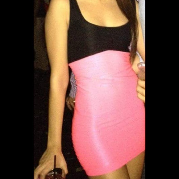 Black and pink fitted bebe dress