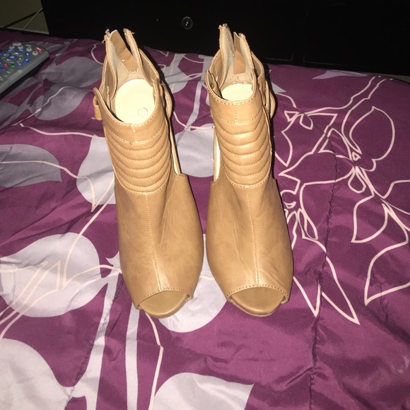 HEELS