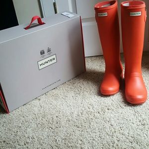 BRAND NEW in box Tent Red Hunter Boots!