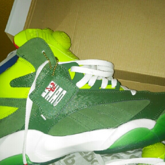 Reebok Shoes - Shaq Reebok Pump tennis shoes