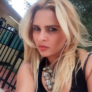 Meet your Posher, Maite