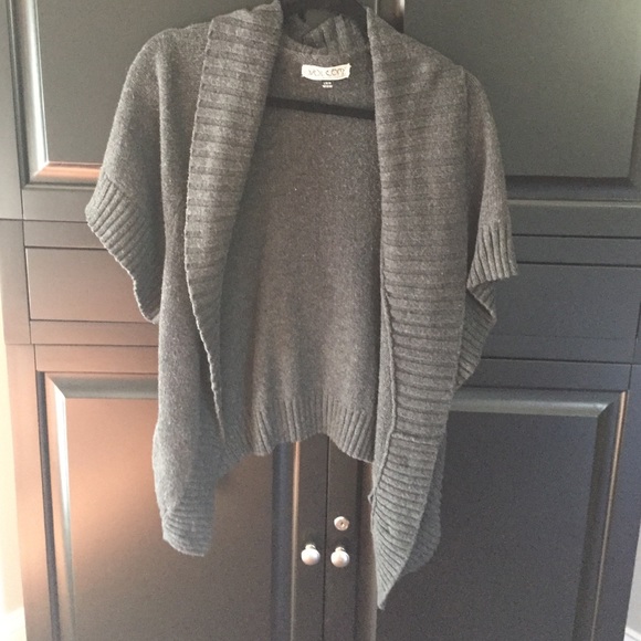 Volcom gray sweater