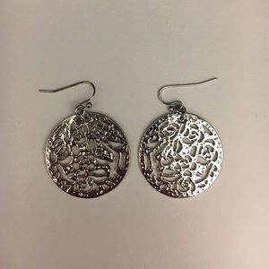 Kendra Scott Medina earrings in silver